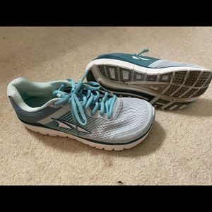 Brooks Atlas running shoes